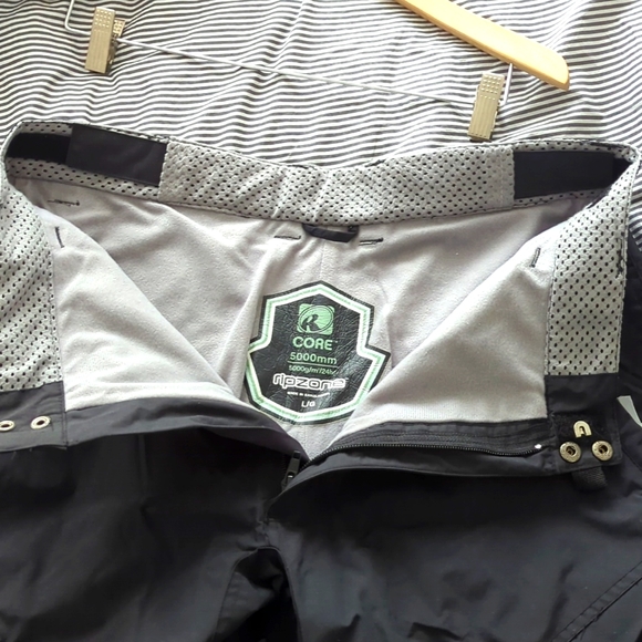 Ripzone black Snowpant - Picture 11 of 11